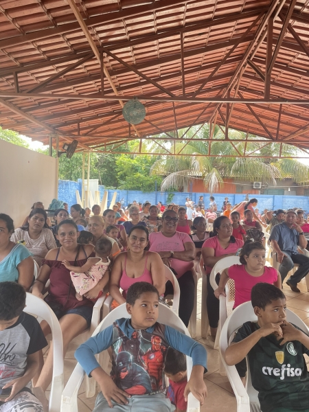 Programa SER Família entrega 400 cestas básicas para famílias de Cocalinho